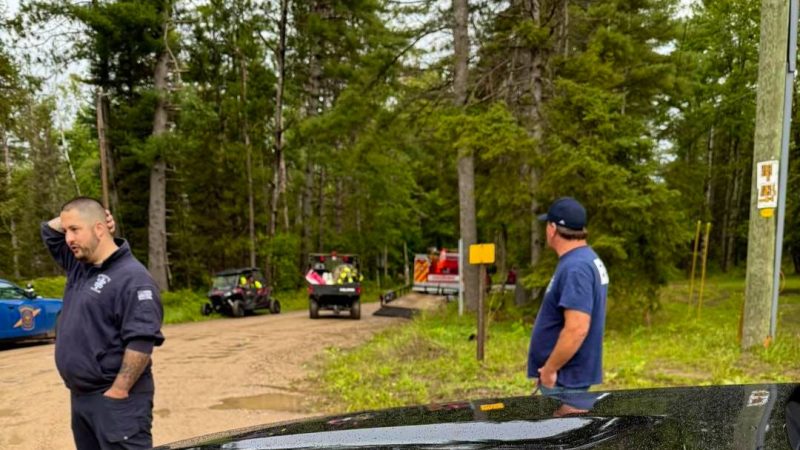 Une participante à un défi de survie sur YouTube secourue après une longue nuit dans la forêt du Michigan