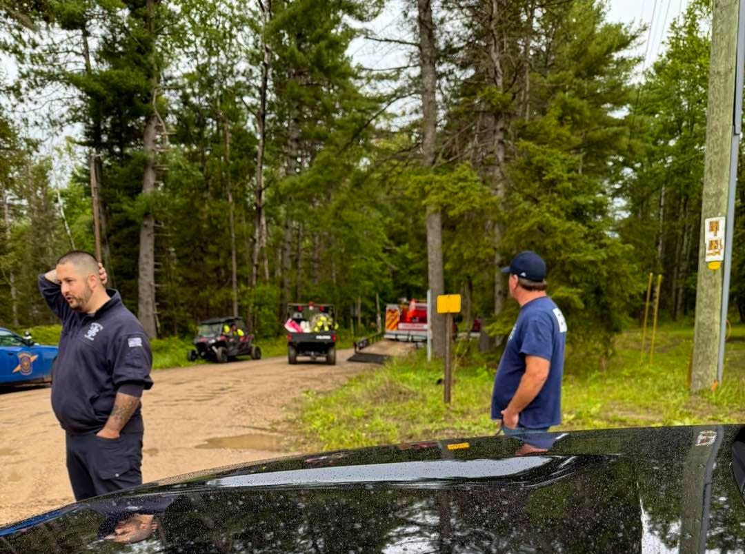 Une participante à un défi de survie sur YouTube secourue après une longue nuit dans la forêt du Michigan