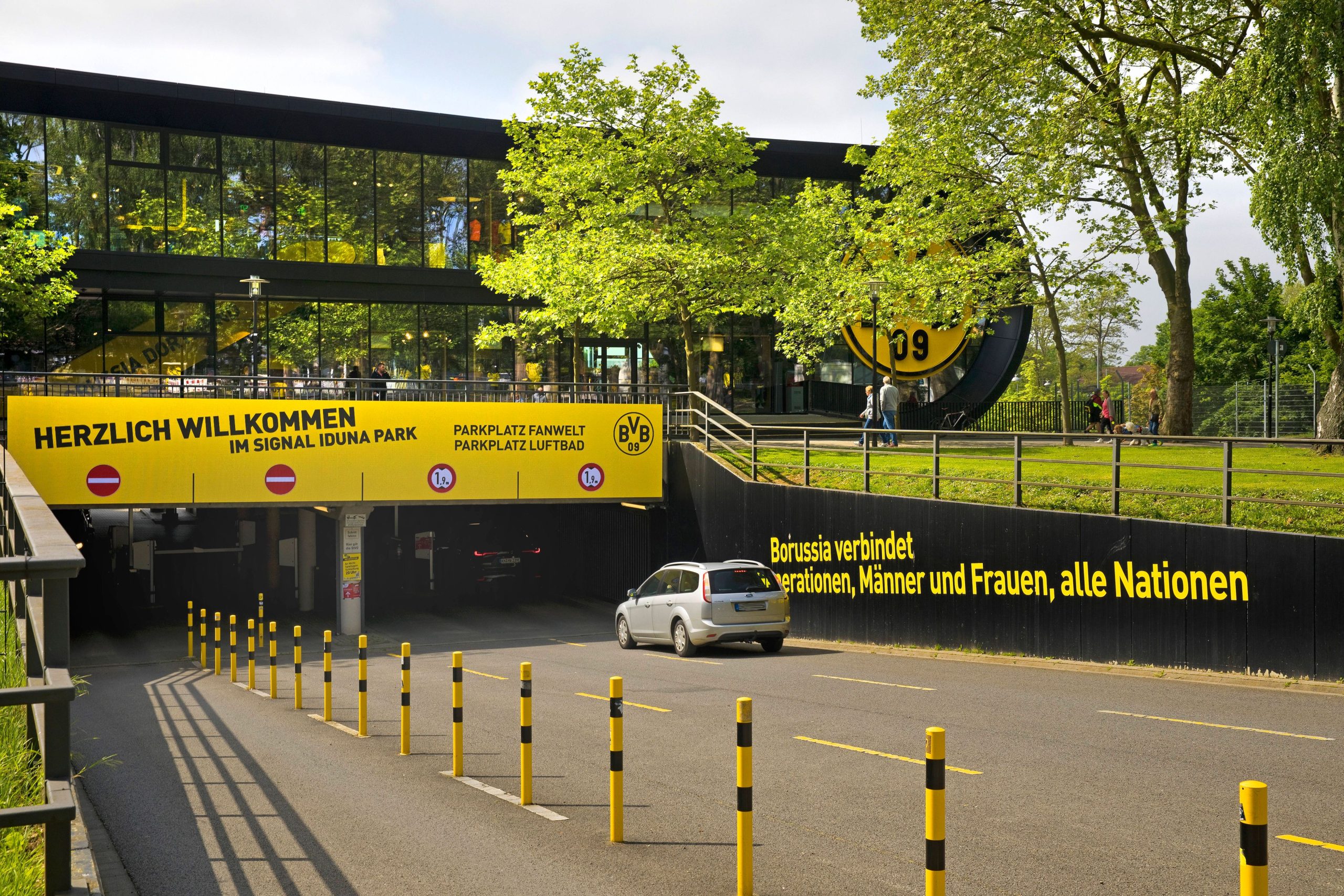 Borussia Dortmund : enquête ouverte sur des agressions sexuelles présumées visant un ancien salarié remontant à plusieurs décennies