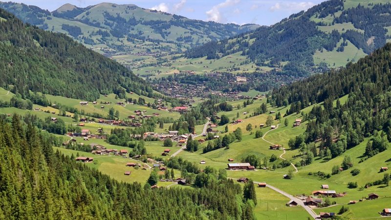 Gstaad et la richesse affichée: ce que révèlent les influenceurs sur le village bernois