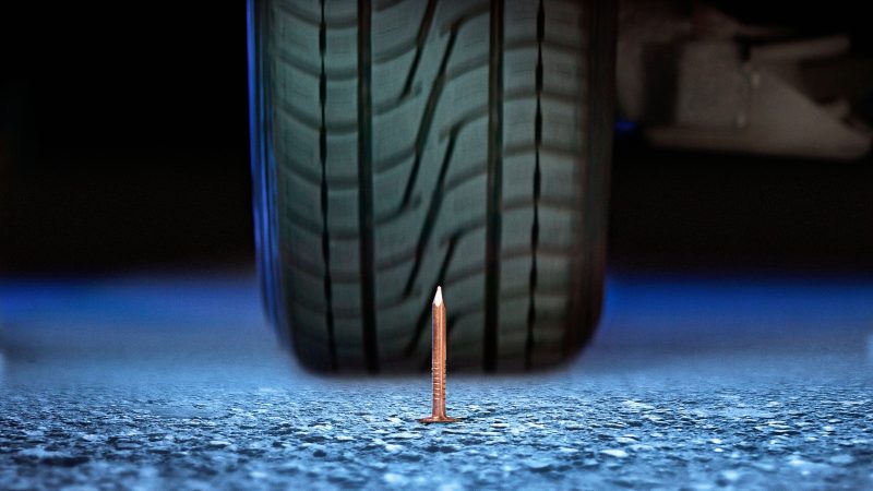 Haute-Savoie: crevaisons en série près de Thonon-les-Bains attribuées à un présumé semeur de clous à Publier