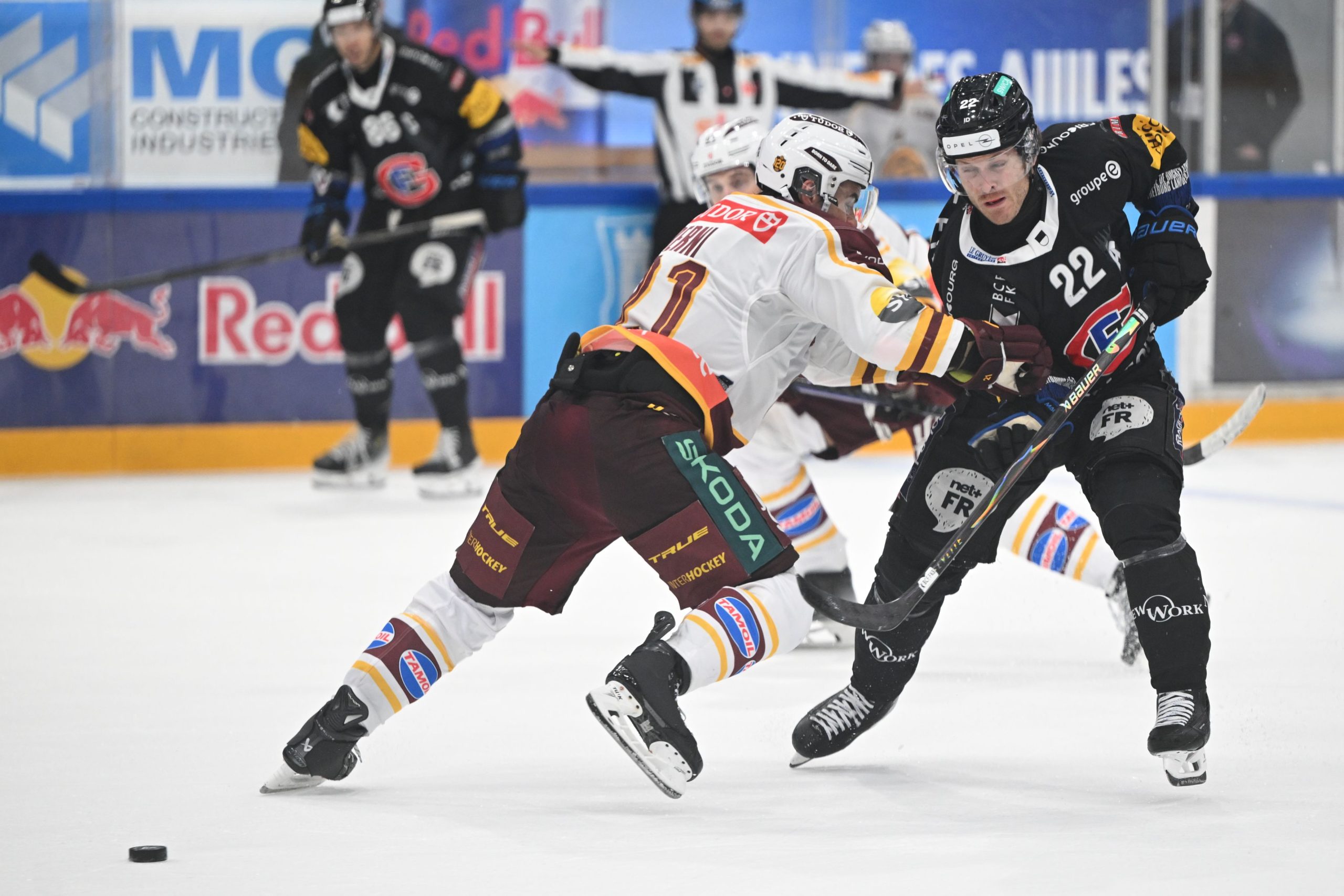 Derby suisse: Gottéron domine le Dragon à la BCF Arena et s’impose 6-2