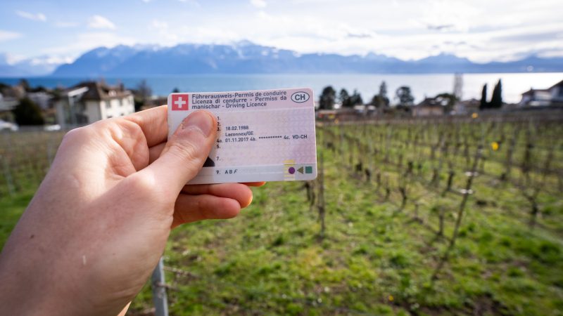 Laura Villars porte plainte pour contester les règles électorales de la FIA