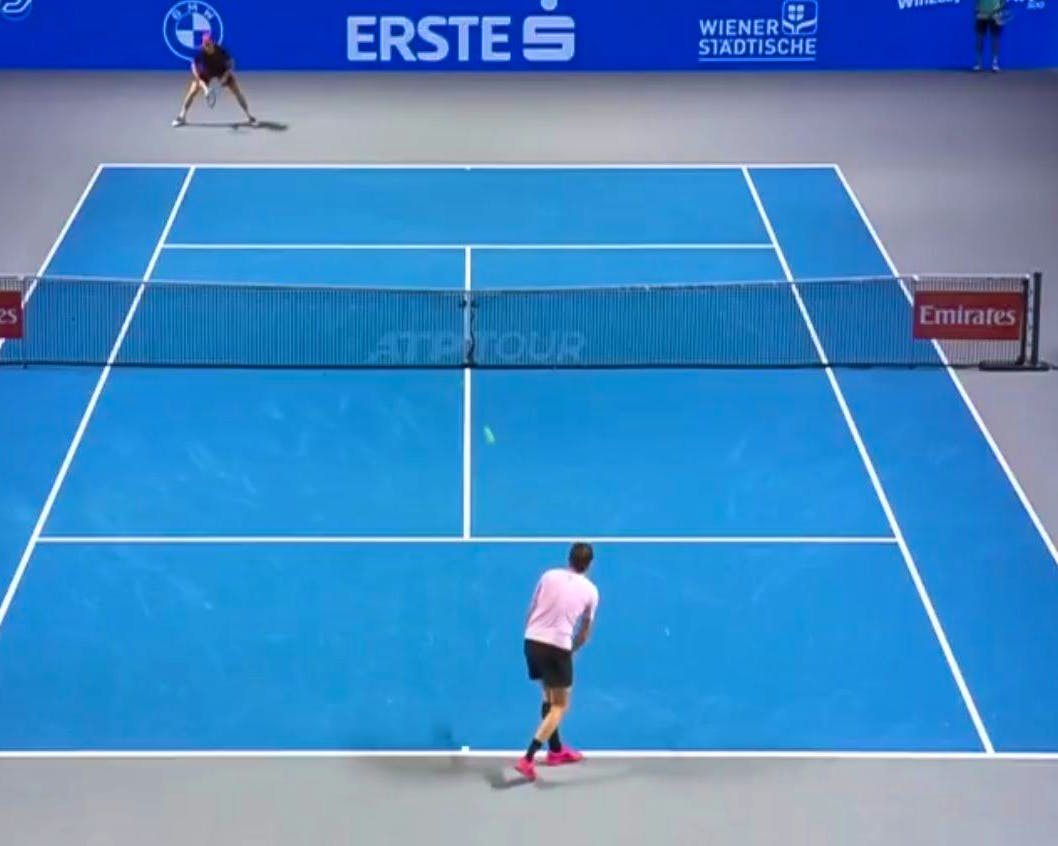 Bublik réalise un ace à la cuillère contre Sinner à Vienne en quarts de finale