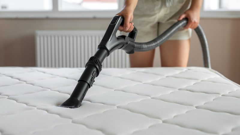 Régulateur d’air sur la poignée de l’aspirateur : comprendre l’utilité du petit trou