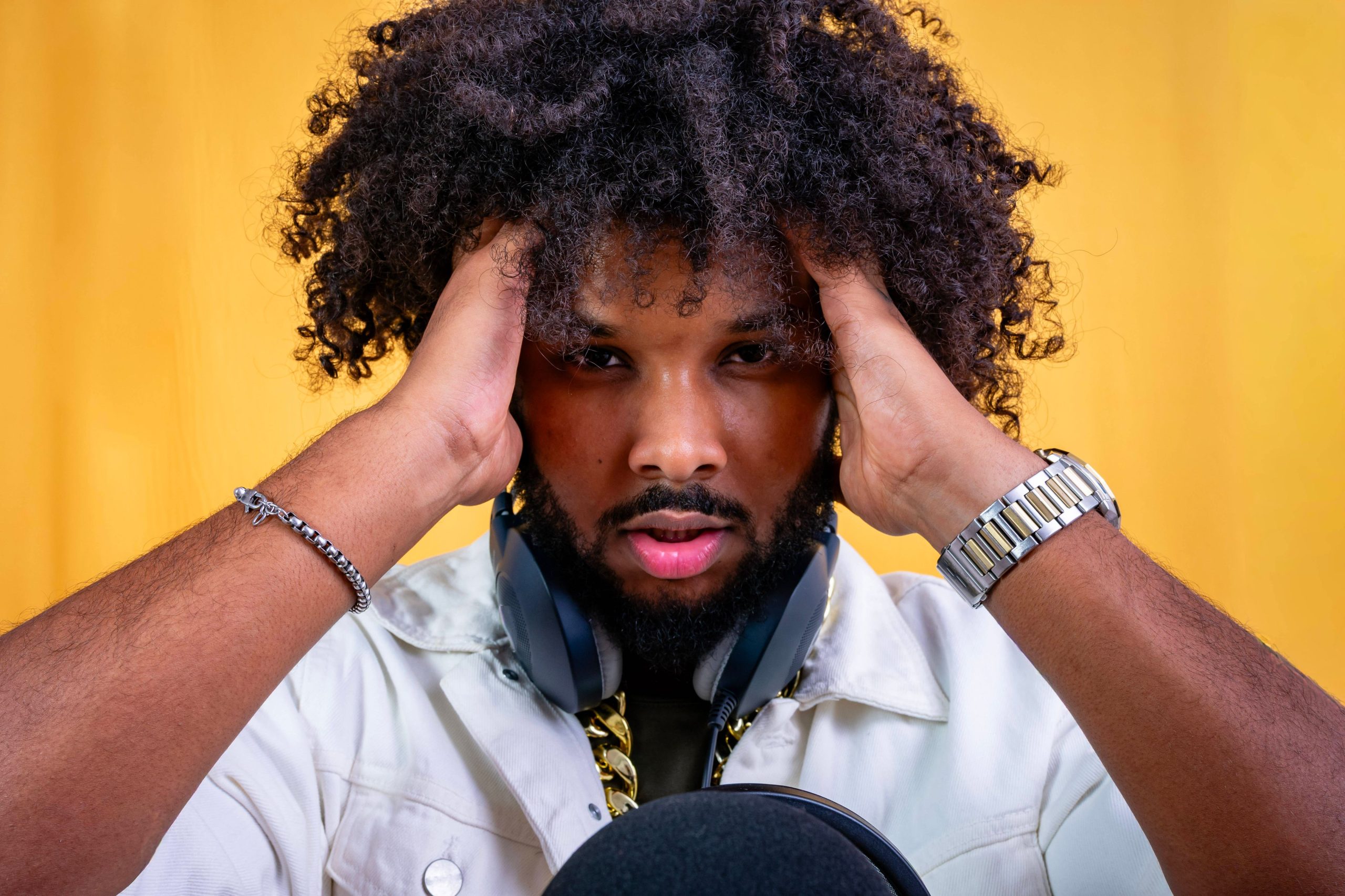 Clara Morgane lance des retraites de féminin sacré pour 2026 à Montpellier, Bali et en Thaïlande