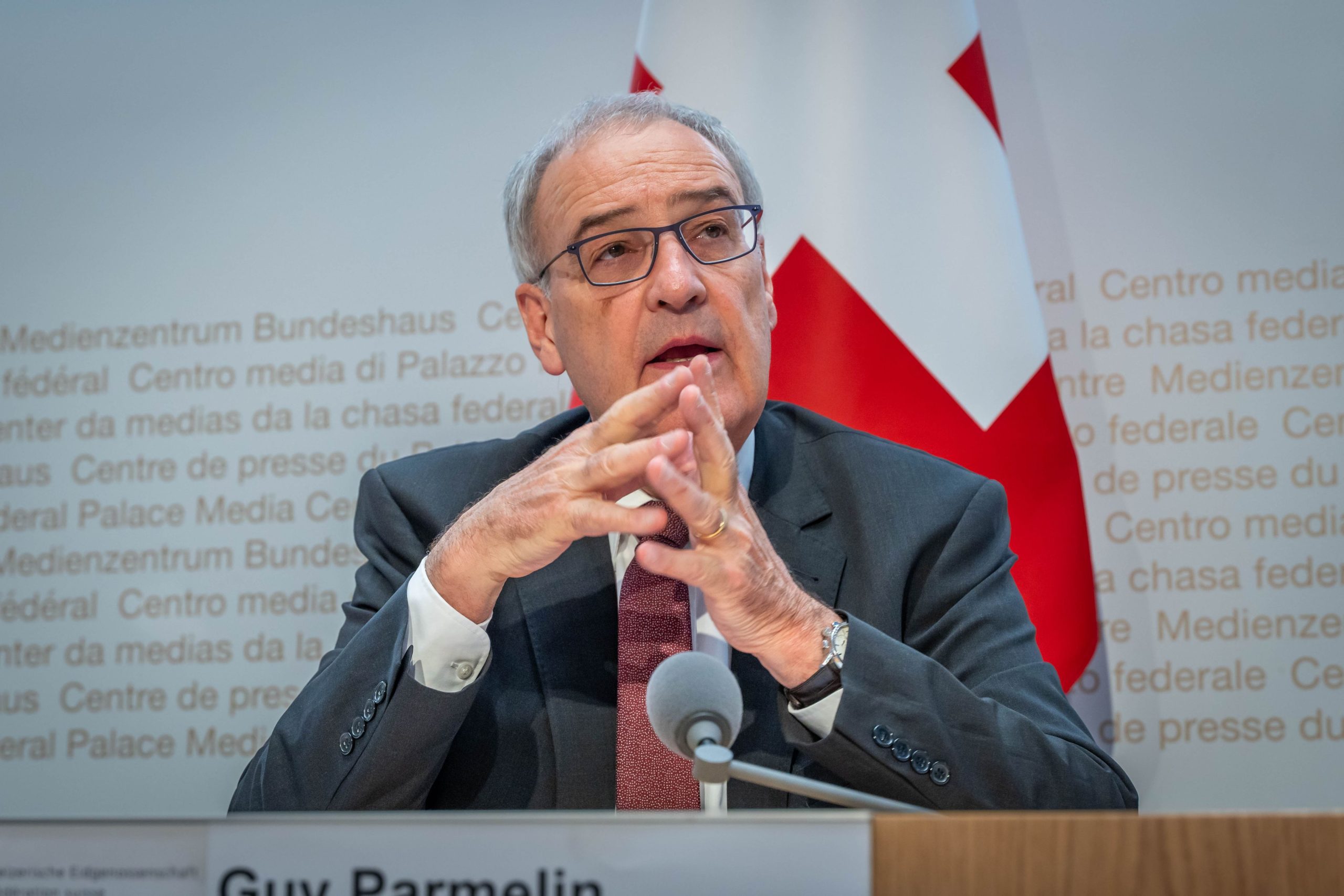 Le Conseil fédéral rejette l’élargissement à neuf membres et le partage de poste, selon la commission