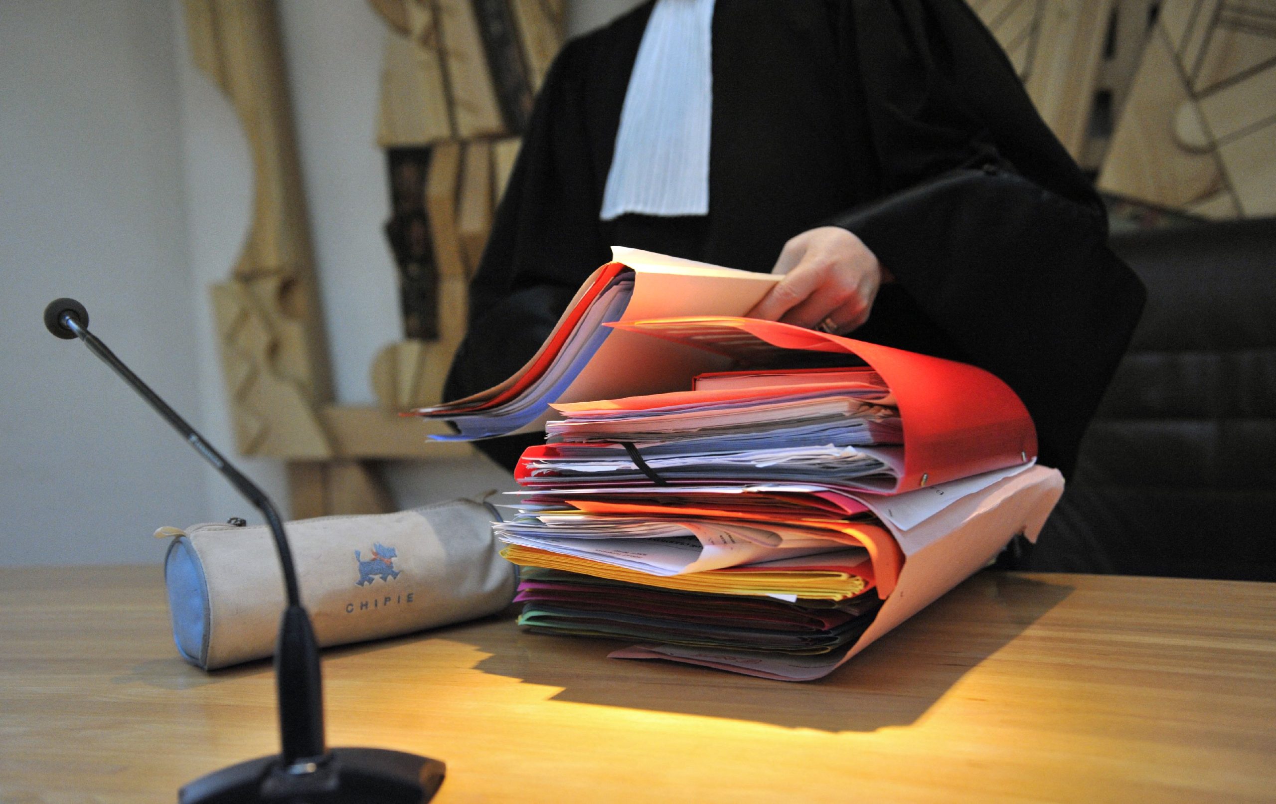 Procès devant les assises de la Marne : un fils jugé pour le meurtre d’un père vigneron et pour la mise en scène d’un cambriolage