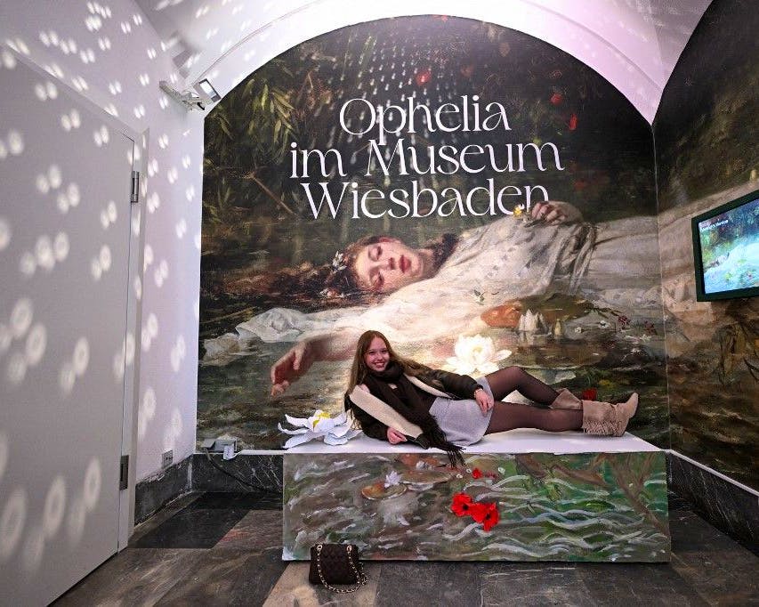 Taylor Swift : des fans envahissent le musée allemand de Wiesbaden autour du tableau Ophélie de Friedrich Heyser